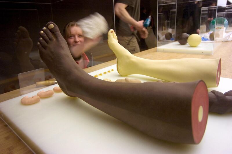 galleries/2012/02/01/artist-mike-kelley-dead/mike-kelley-3_g9ayru