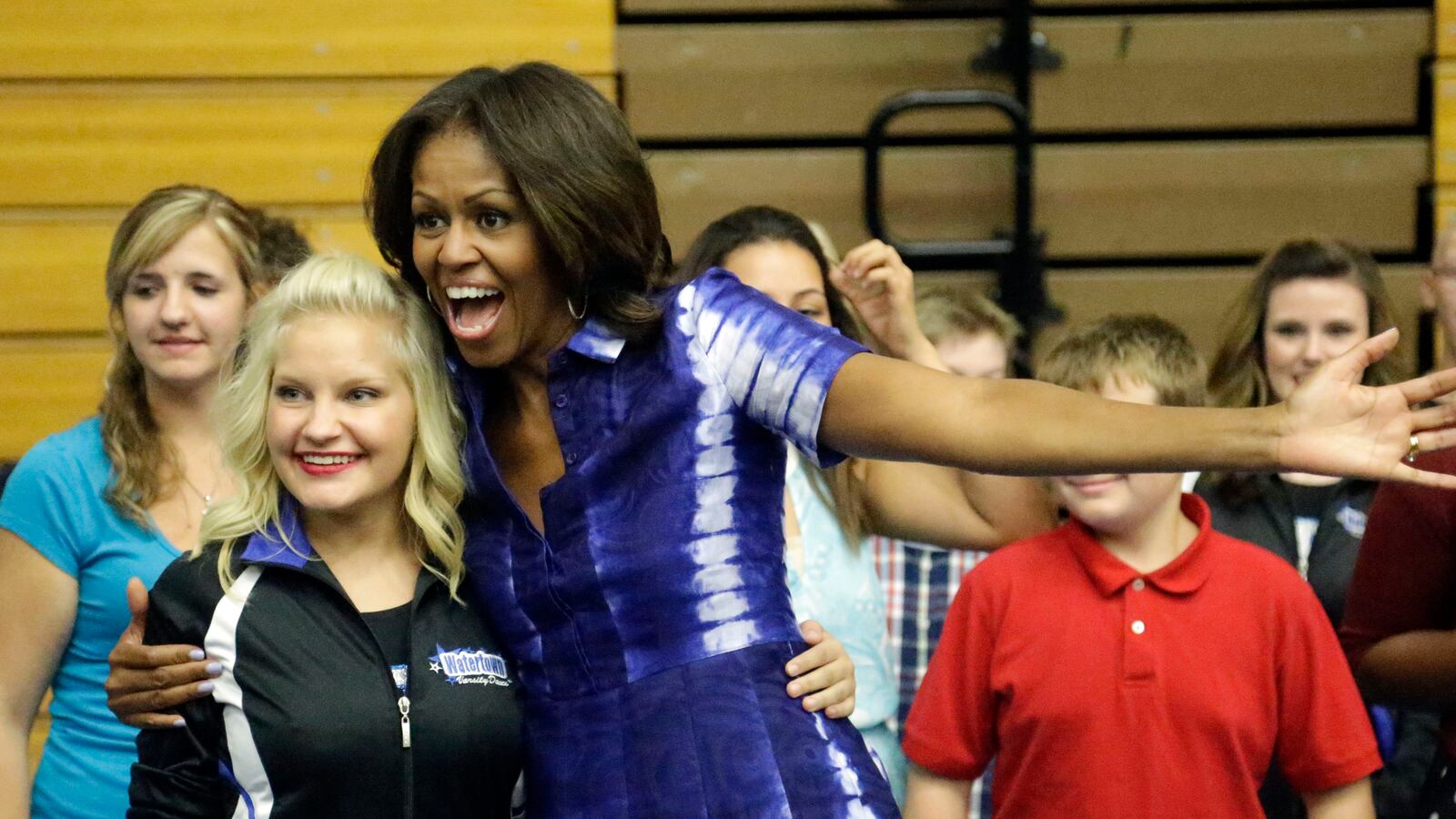 articles/2013/09/16/michelle-obama-s-tory-burch-dress-sells-out-target-announces-latest-collaboration-with-peter-pilotto/130915-michelle-obama-tory-burch-tease_gm573f