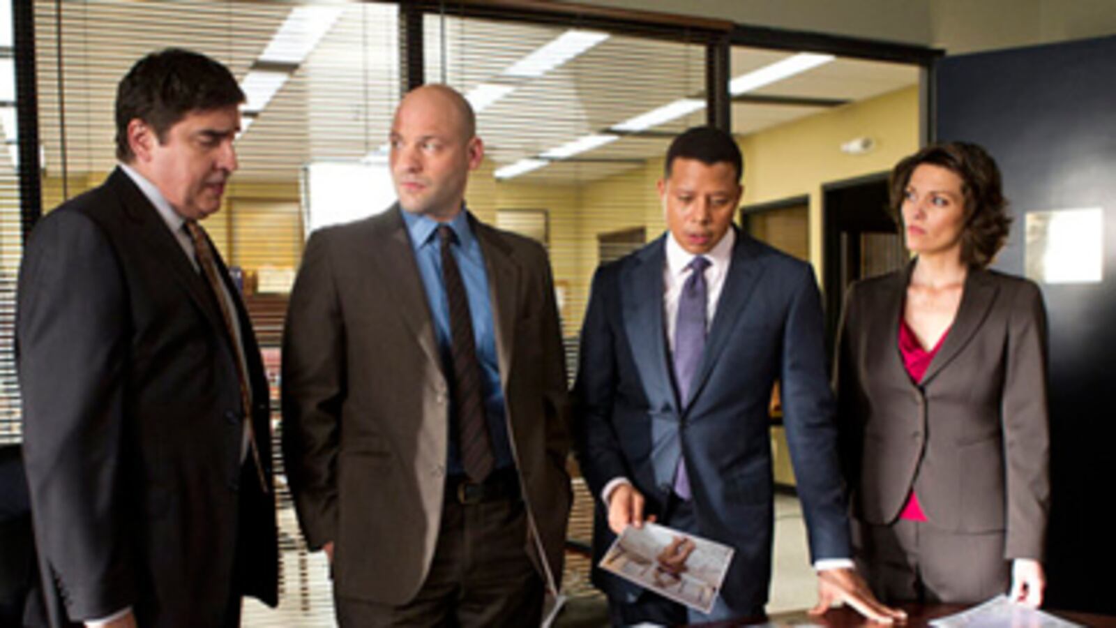 articles/2011/04/10/law-order-los-angeles-svu-and-criminal-intent-how-dick-wolf-is-scrambling-story-hed-the-downfall-of-law-order/lacob-law-and-order_172297_mwhpr3