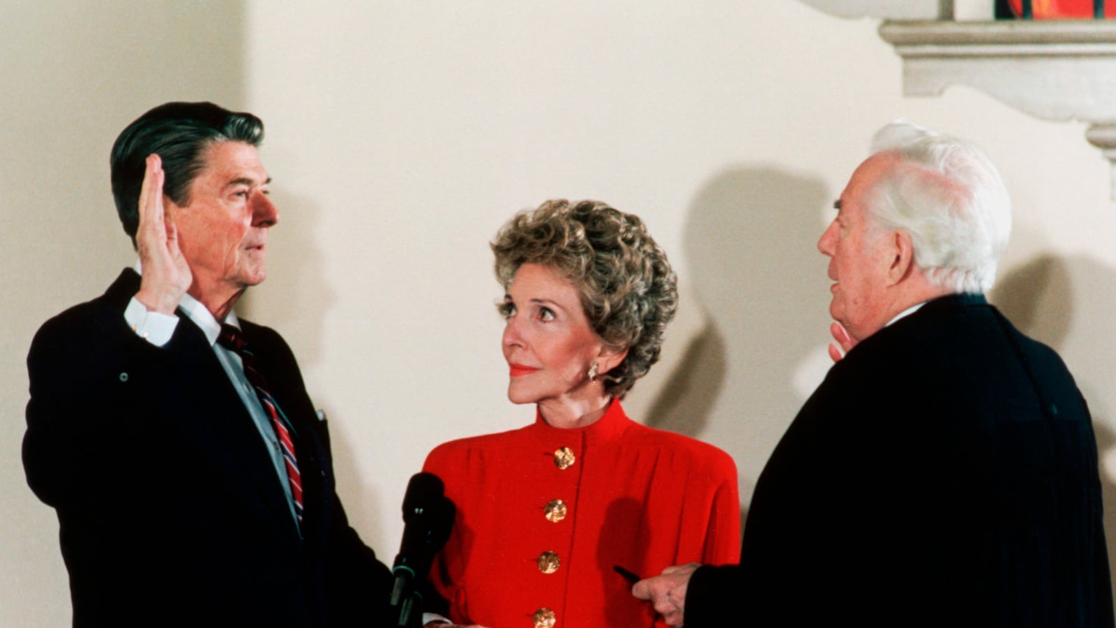 articles/2013/01/20/obama-s-secret-sunday-inauguration-everything-you-need-to-know/130119-obama-s-secret-inaugural-fallon_htdcz8