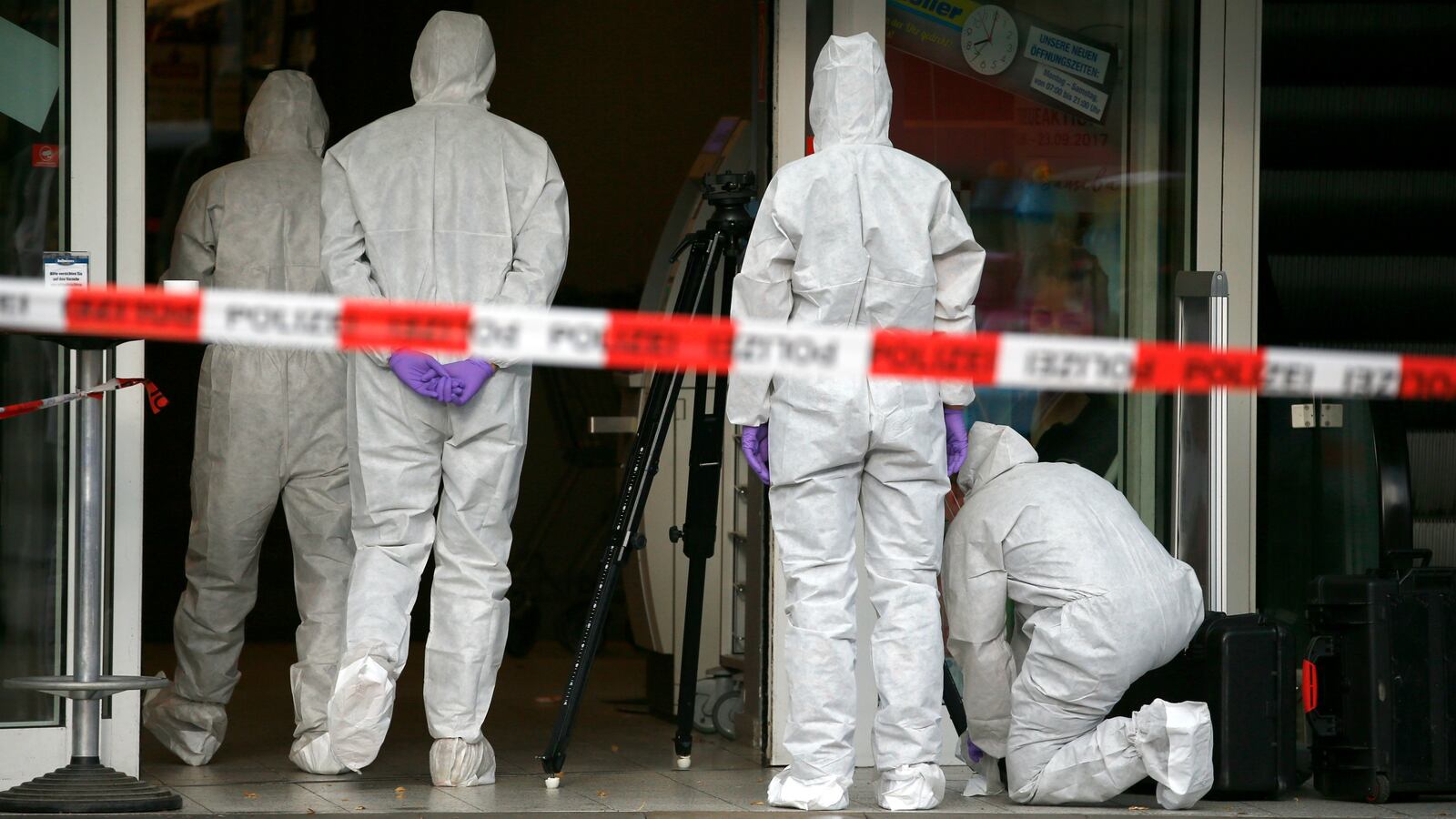 170729-hamburg-knife-attack-cheat_aifijb