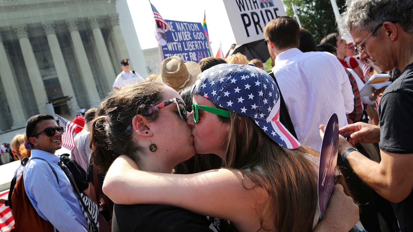 cheats/2014/07/15/census-1-6-americans-id-as-gay/140715-gay-cheat_rw0xuk