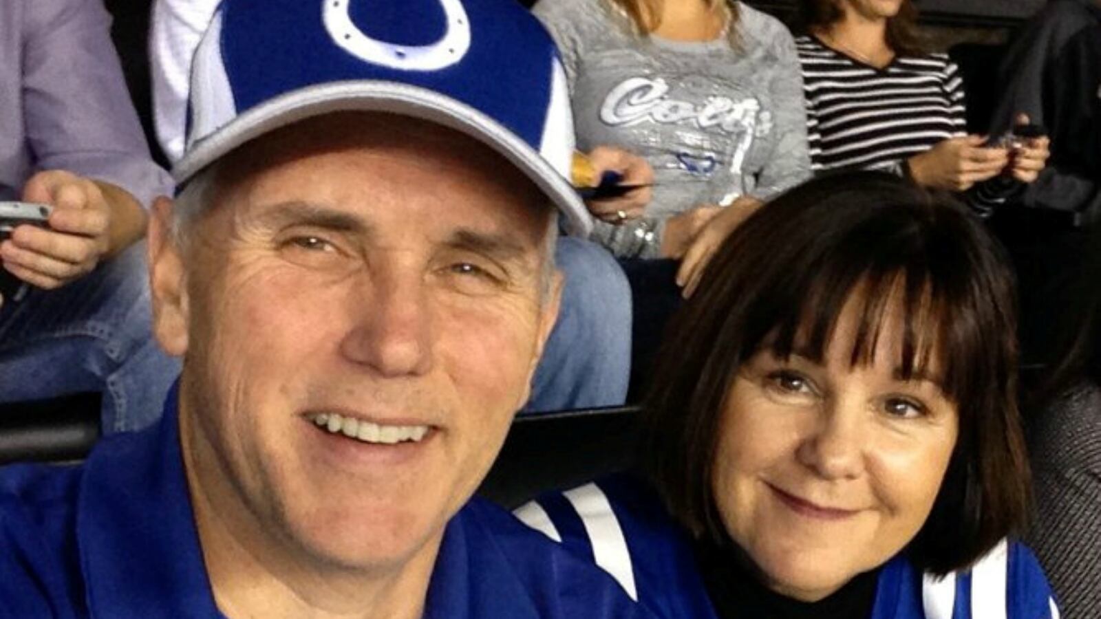 171008-pence-nfl-backs-protests-cheat_ygd7d7