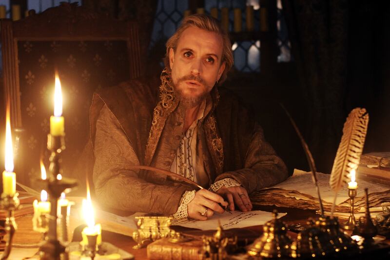 galleries/2012/01/24/the-artist-george-clooney-academy-award-nominations-2012-photos/anomynous-lee_ayzbc1