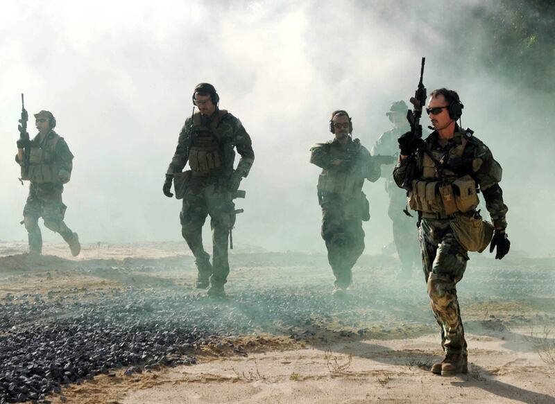 galleries/2011/05/11/who-should-maria-shriver-date-now/maria-shrivers-prospects---navy-seal_jwrc99