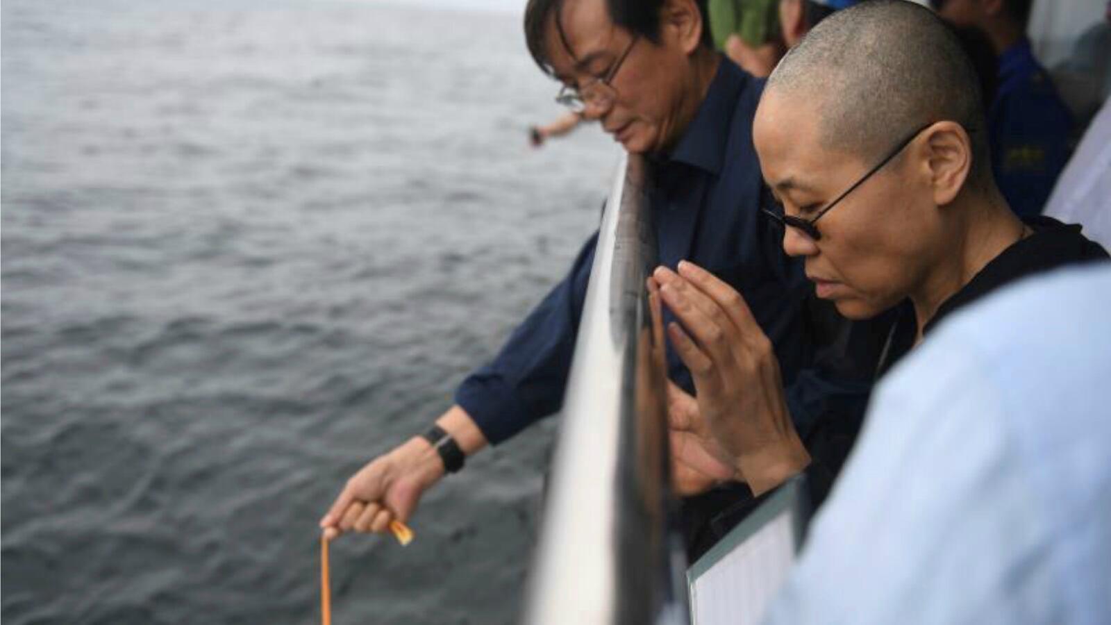 170715-chinese-dissident-sea-burial-cheat_zhactn