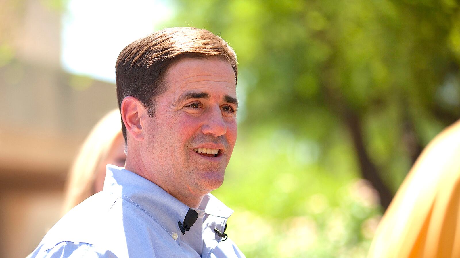 cheats/2015/04/23/arizona-gov-oks-gay-adoptions/150423-az-gay-adoption-cheat_wnnyof