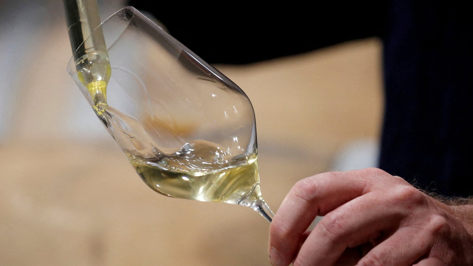 2021-12-31T000000Z_1217149852_RC2NPR9HNAOM_RTRMADP_3_EU-TRADE-WINE_f5s0rk