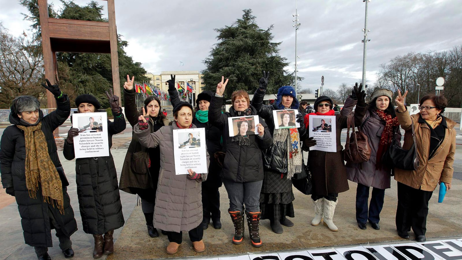 articles/2012/10/26/iran-s-crackdown-on-human-rights-lawyers/saberi-iran-lawyers-crackdown-tease-embed_ifpgrp