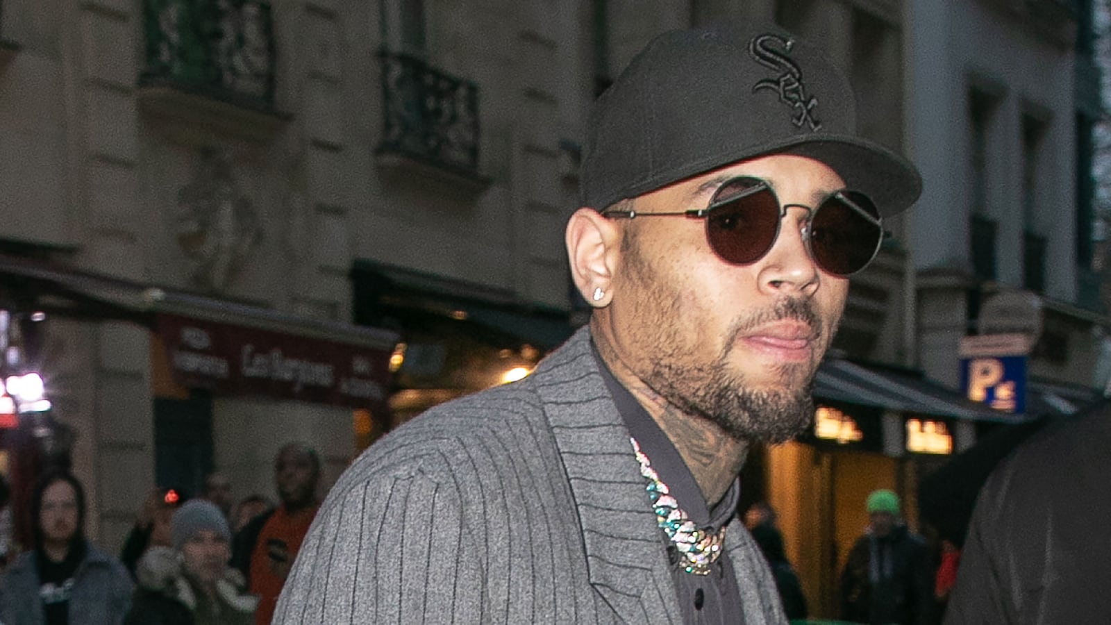 190125-zimmerman-chris-brown-hero_zdxqku