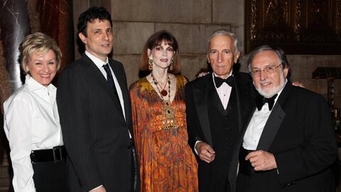 articles/2009/10/21/literary-lights-fete-mailer/norman-mailer-gallery-launch_uotgie