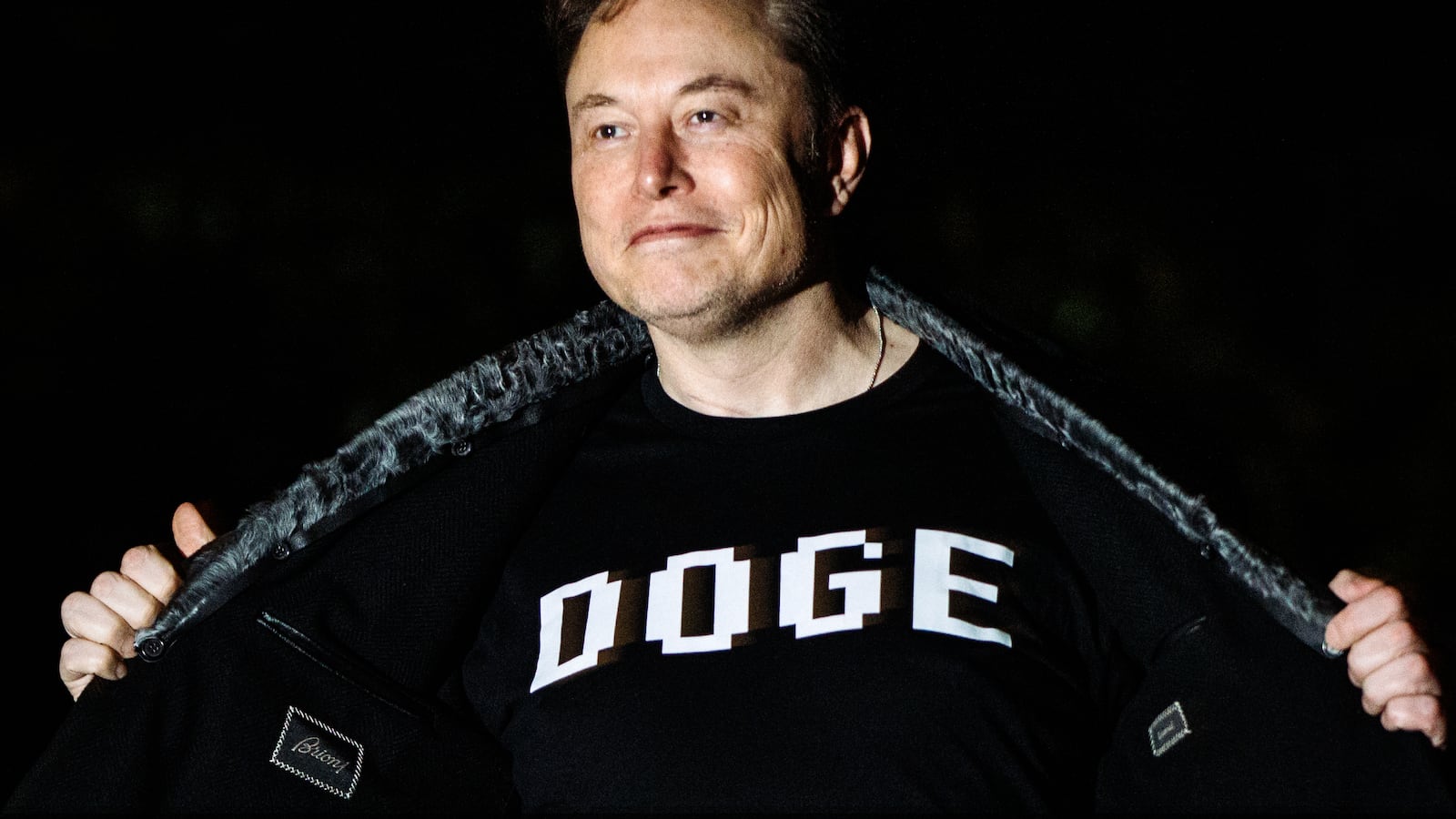 White House Senior Advisor Elon Musk walks to the White House after landing in Marine One on the South Lawn with U.S. President Donald Trump (not pictured) on March 9, 2025 in Washington, DC.