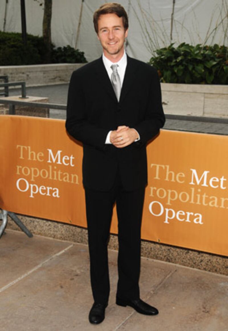 galleries/2009/09/22/tosca-at-the-metropolitan-opera/red-carpet-opera-1_bouxgz
