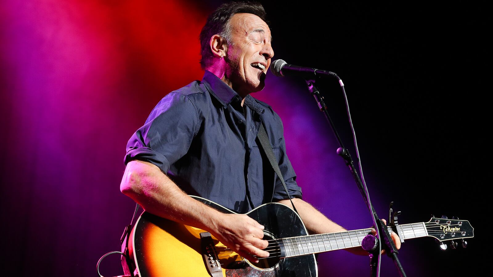 cheats/2013/12/29/springsteen-album-drops-early/131229-bruce-springsteen-cheat_dkjk4s