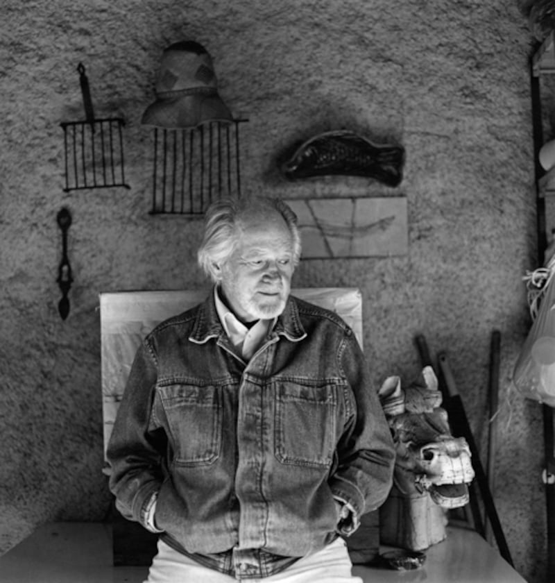 galleries/2012/01/04/ronald-searles-greatest-drawings-photos/portrait-2000-ronald-searle_fvzjcd