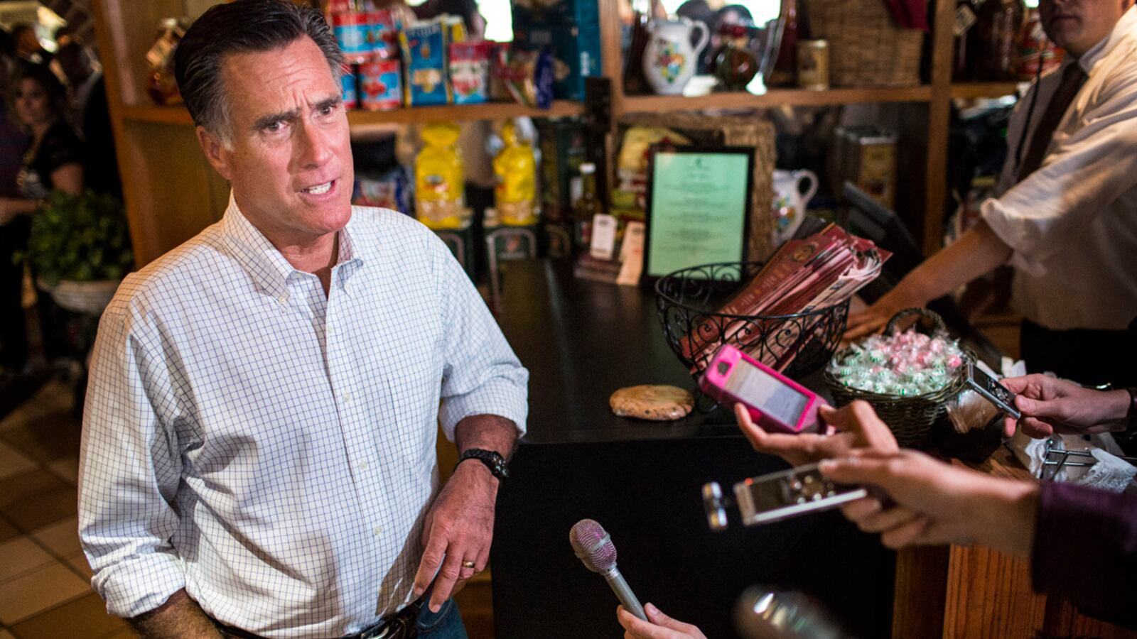 articles/2012/09/06/romney-takes-advantage-of-democrats-israel-gaffe/grove-israel-mess-romney-tease_lyixpf