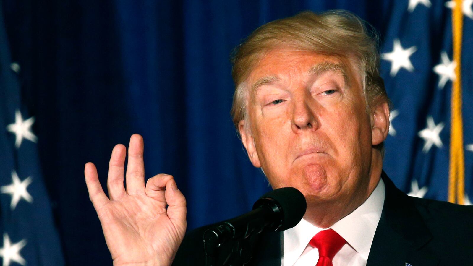 articles/2016/05/10/british-racists-use-singing-donald-trump-to-bash-muslim-refugees-and-the-eu/160510-hines-trump-brexit-tease_hyrfhh