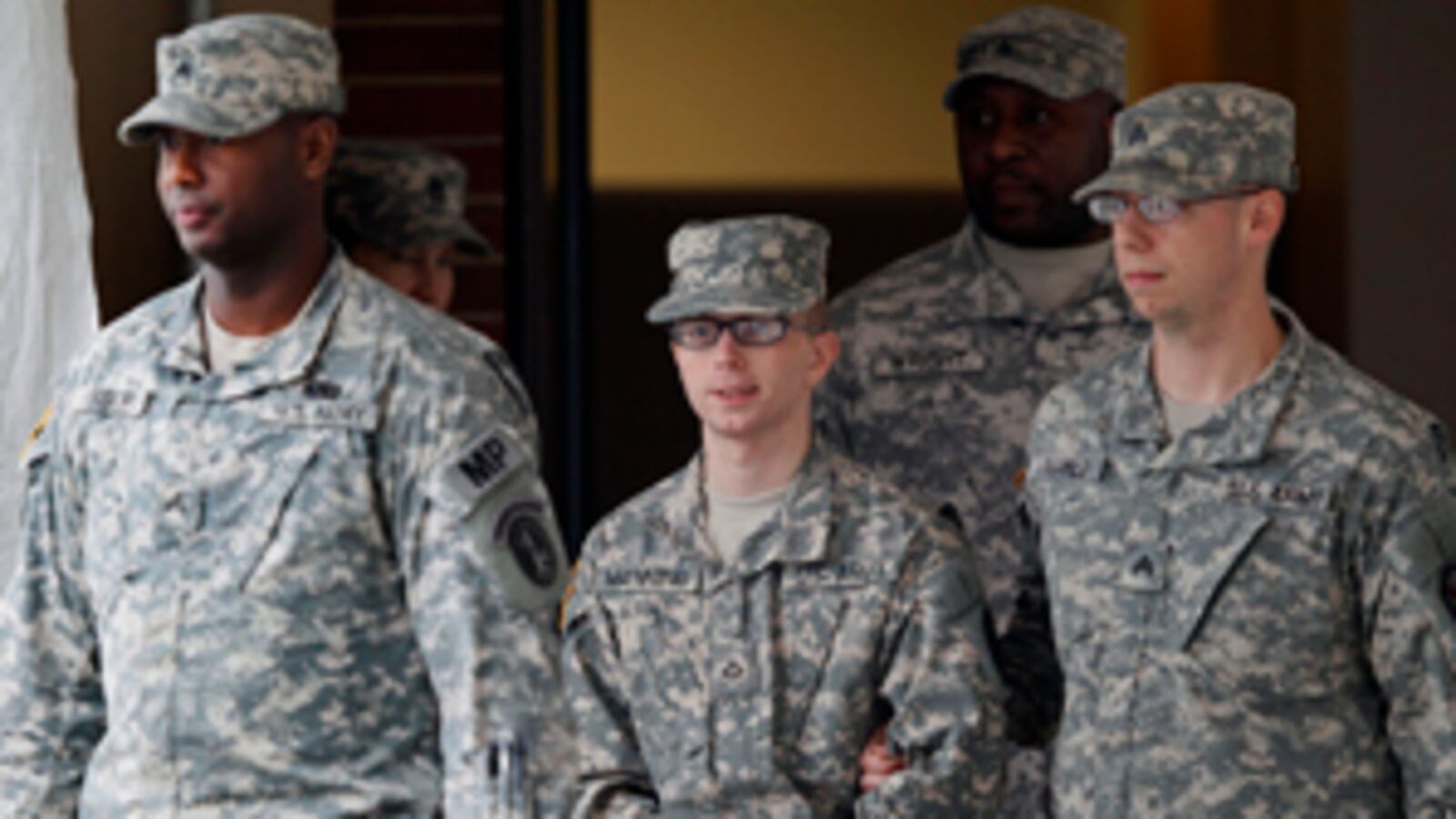 cheats/2011/12/22/manning-defense-doesn-t-claim-innocence/bradley-manning-over-charged-wikileaks-trial-cs_rhwkut