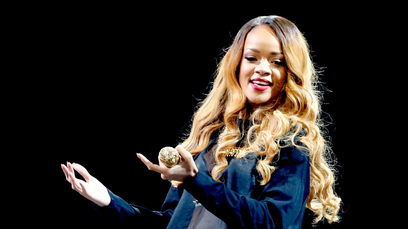 cheats/2013/05/07/boston-boos-tardy-rihanna/130507-rihanna-boston-flop-cheat_hkv7iz