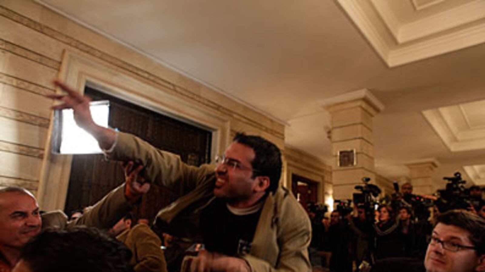 cheats/2008/12/20/the-shoe-intifada/the-shoe-intifada_vxu9qm