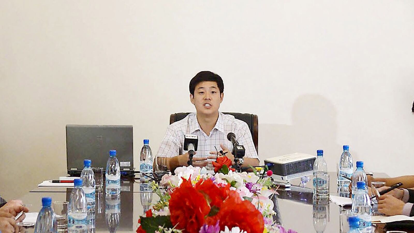 articles/2015/10/05/americans-are-trying-to-get-arrested-in-north-korea/151005-weill-korea-arrest-tease_jeaymw