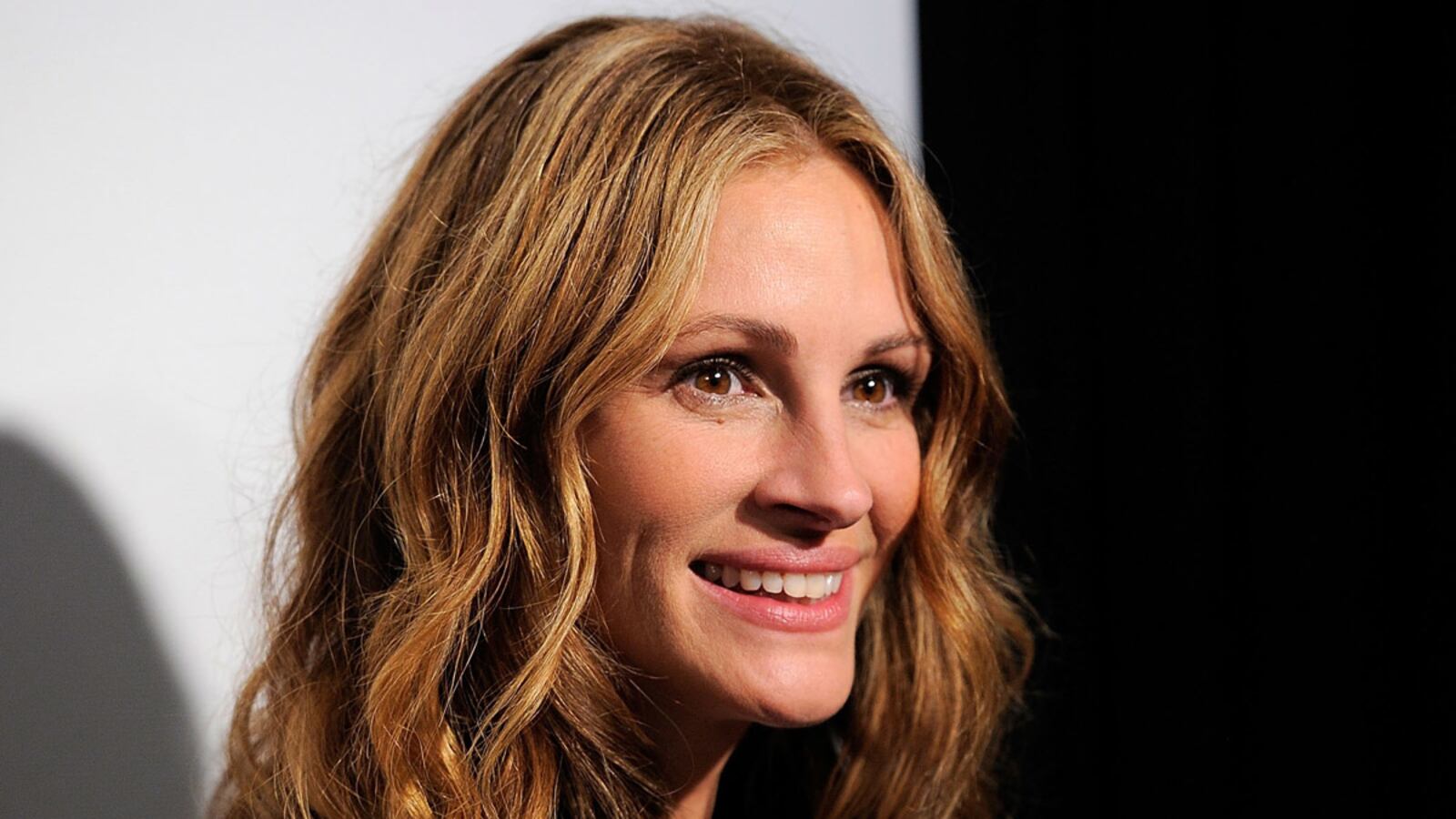 articles/2011/10/22/horoscopes-october-23-29-2011/julia-roberts-horoscopes-starsky-cox_s7kxlu