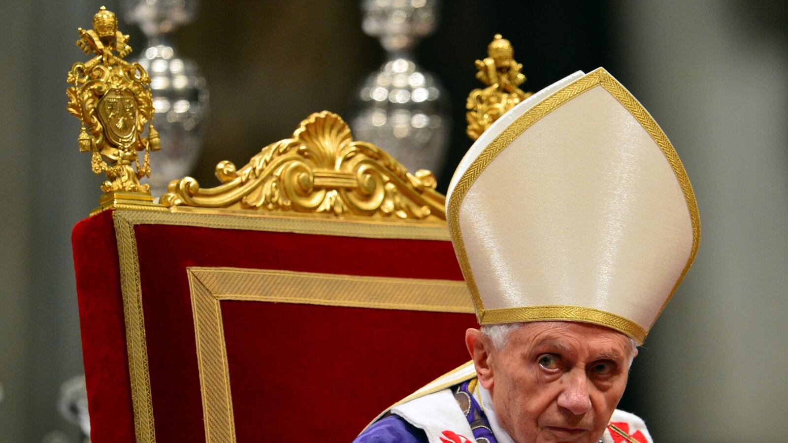 cheats/2014/01/17/400-priests-defrocked-in-2-years/140117-pope-cheat_o1wbjr