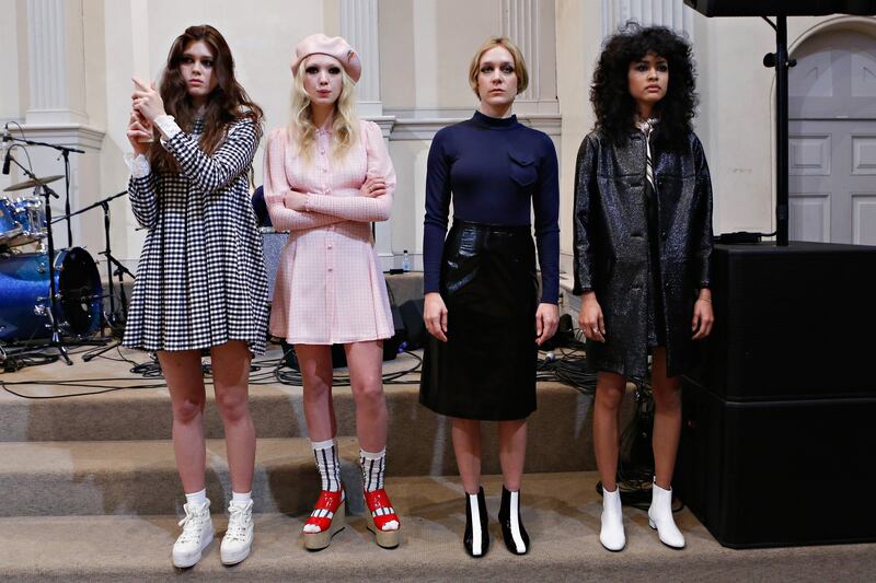 articles/2013/02/10/chloe-sevingy-s-irreverent-fashion-week-presentation/130210-chloe-sevigny-wilkinson-tease_uerbrj