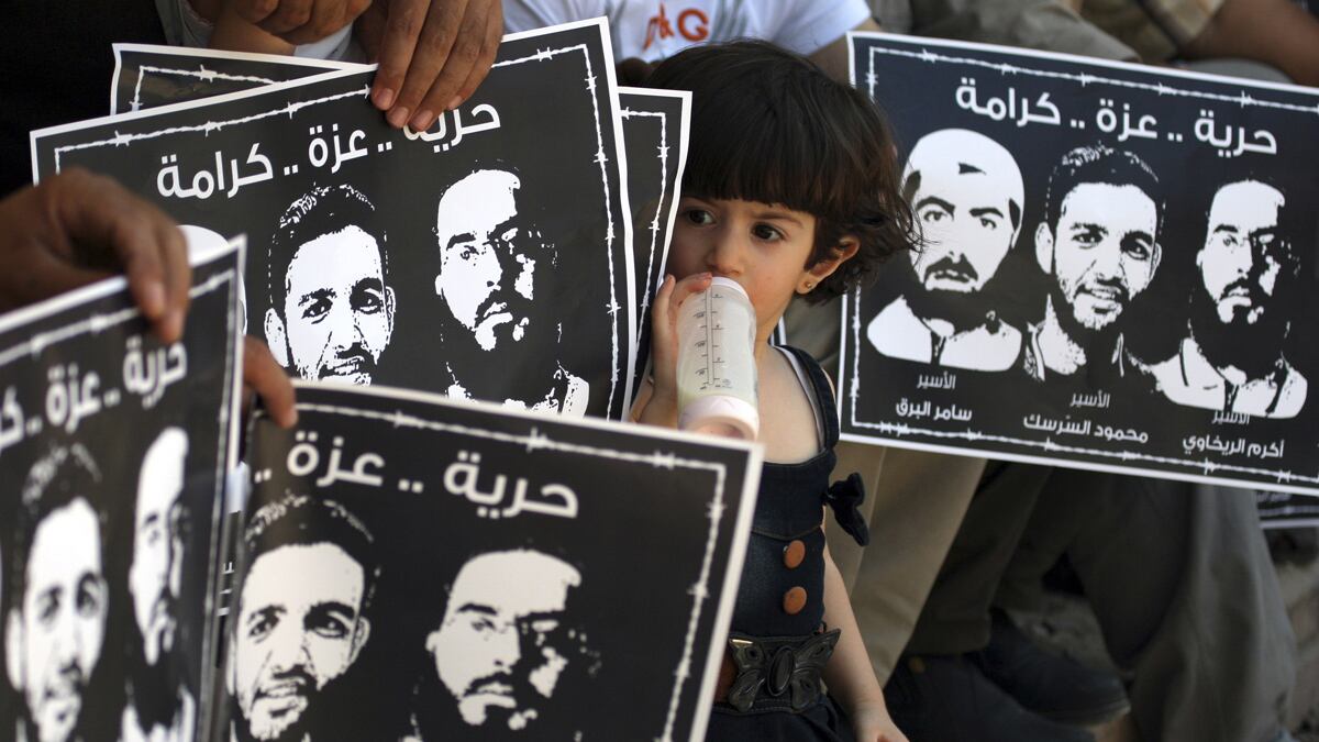 articles/2012/06/12/on-hunger-strike-palestinian-prisoner-near-death-in-israel/hunger-strike-ephron-tease_mkmiqj