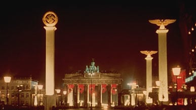 articles/2011/05/27/in-the-garden-of-beasts-by-erik-larson-review/shore-nazi-rise_183752_sorg67