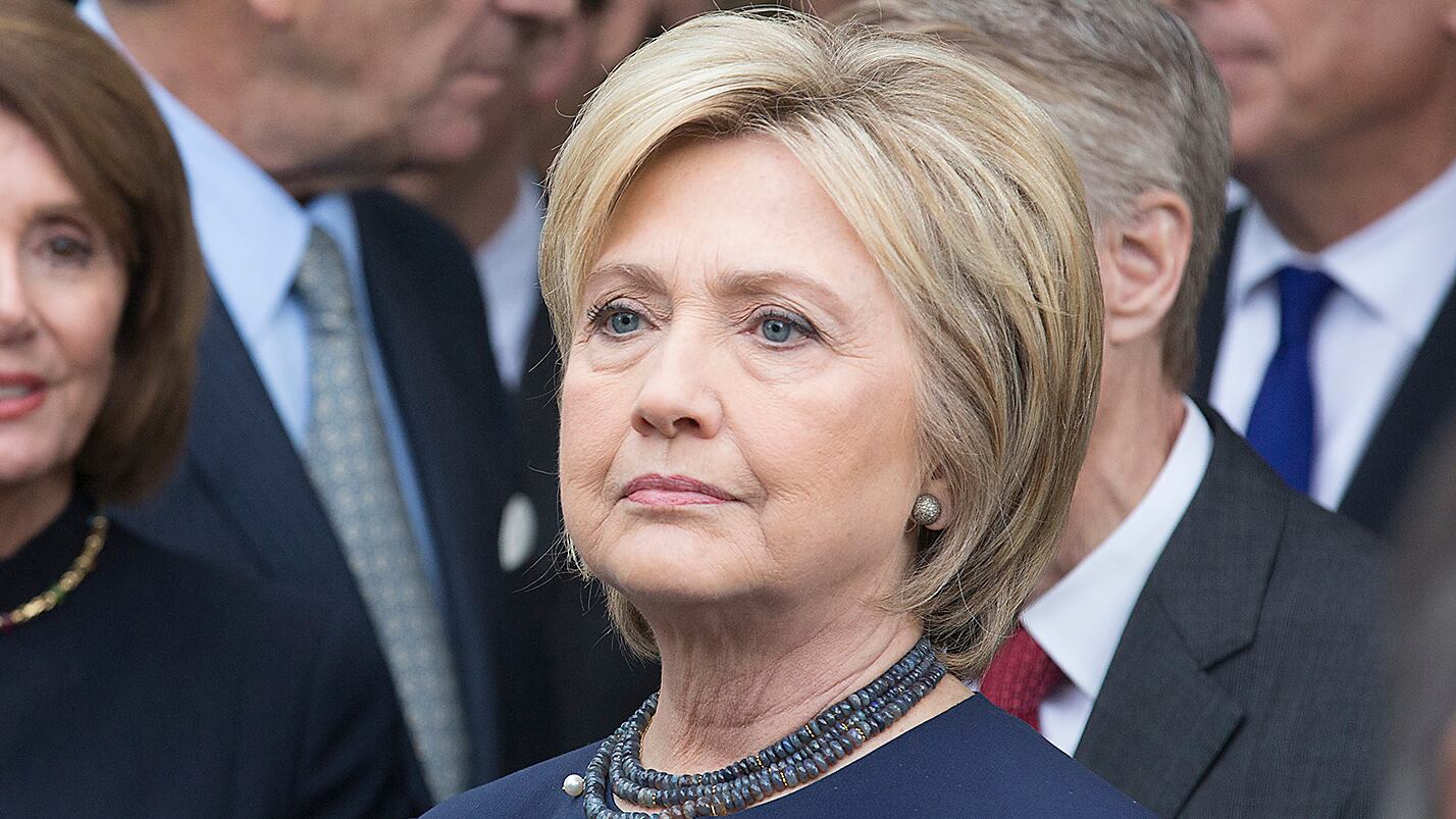 articles/2016/03/11/hillary-clinton-suddenly-has-a-big-gay-problem/160311-teeman-clinton-tease_gppwaf