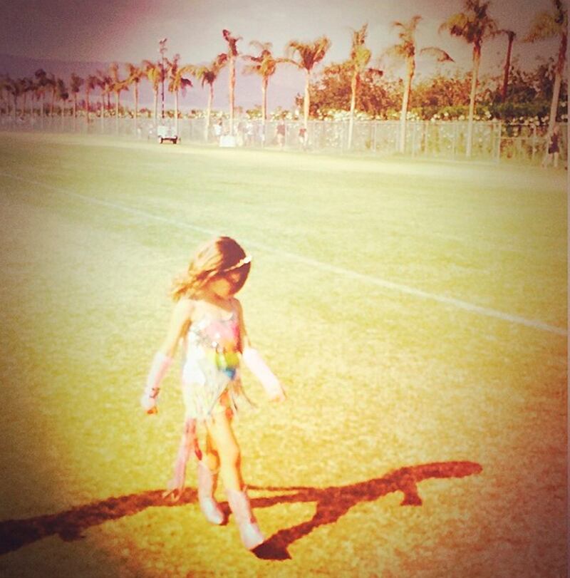 galleries/2014/04/27/from-beyonce-to-lupita-nyong-o-the-11-best-fashion-instagrams/140425-Alessandra-Ambrosio-selfie_brqim5