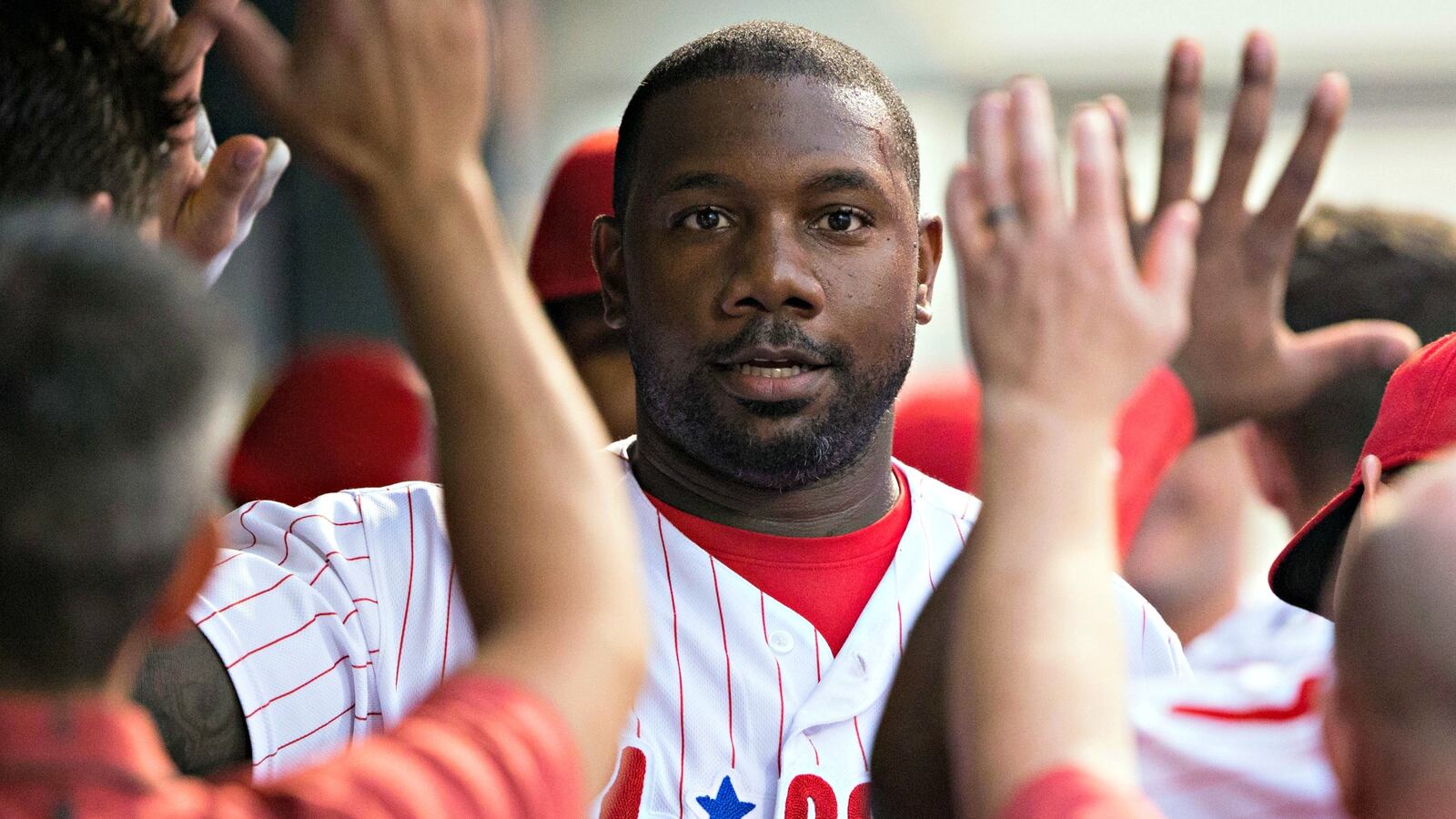 cheats/2016/08/19/mlb-clears-howard-zimmerman-of-drug-allegations/160819-ryan-howard-cheat_yupeqj