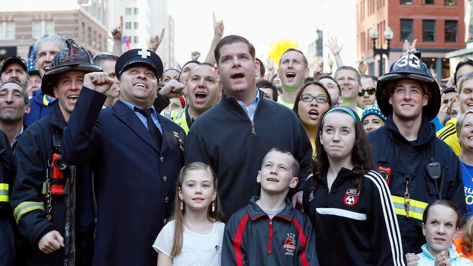 articles/2014/04/15/boston-and-new-york-s-finest-are-brothers-bonded-by-tragedy/140415-daly-boston-bombing-tease_et4x2m