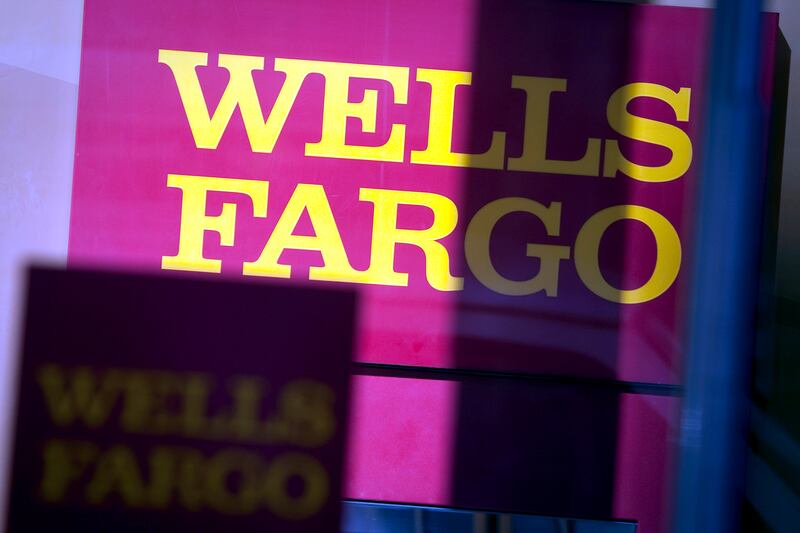 galleries/2012/01/30/wells-fargo-jp-morgan-goldman-sachs-fight-consumer-protection-law/bank-lobbies-wells-fargo_u3c6rx