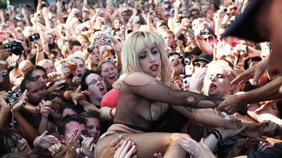 galleries/2010/11/12/12-craziest-groupie-names/fan-names---lady-gaga_skmmvh