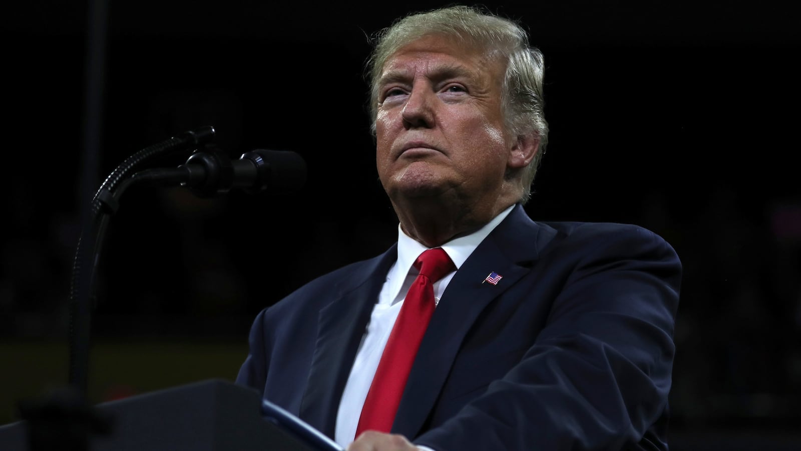 181001-trump-presidential-alerts-lawsuit-cheat_zbjggx