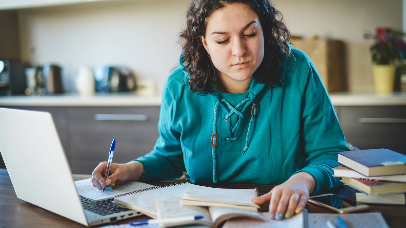 201114-Mills-Secret-Elite-Colleges-Applicants-tease_ryukfg