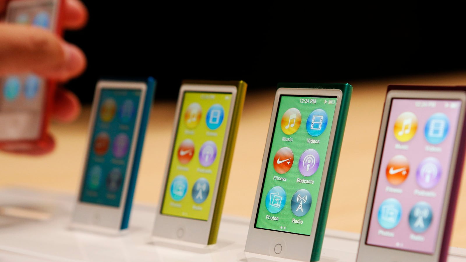 cheats/2014/01/28/apple-may-put-ipod-out-to-pasture/140128-ipod-cheat_yrp2xo