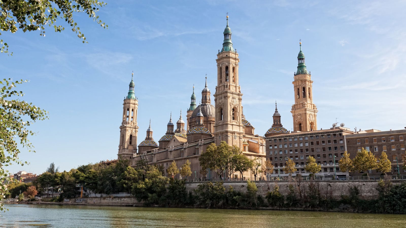 111722-richardson-zaragoza-hero_f4fklp