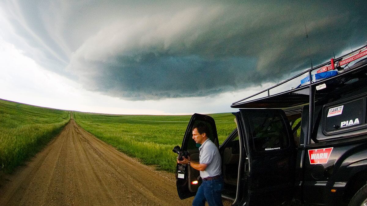 cheats/2013/06/02/three-storm-chasers-killed/vidblog-stormchasers-tease-2_tnd62a