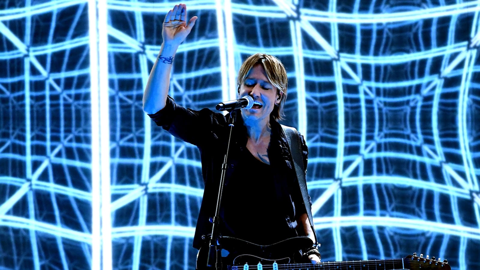 articles/2017/03/30/how-to-watch-the-52nd-annual-academy-of-country-music-awards/170331-Jolicoeur-CMAs-tease_u9vksm