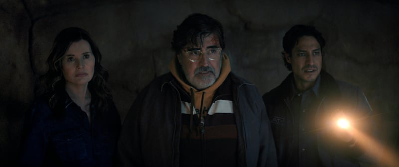 Geena Davis as Renee, Alfred Molina as Sam, Carlos Miranda as Paz Navarro in The Boroughs.