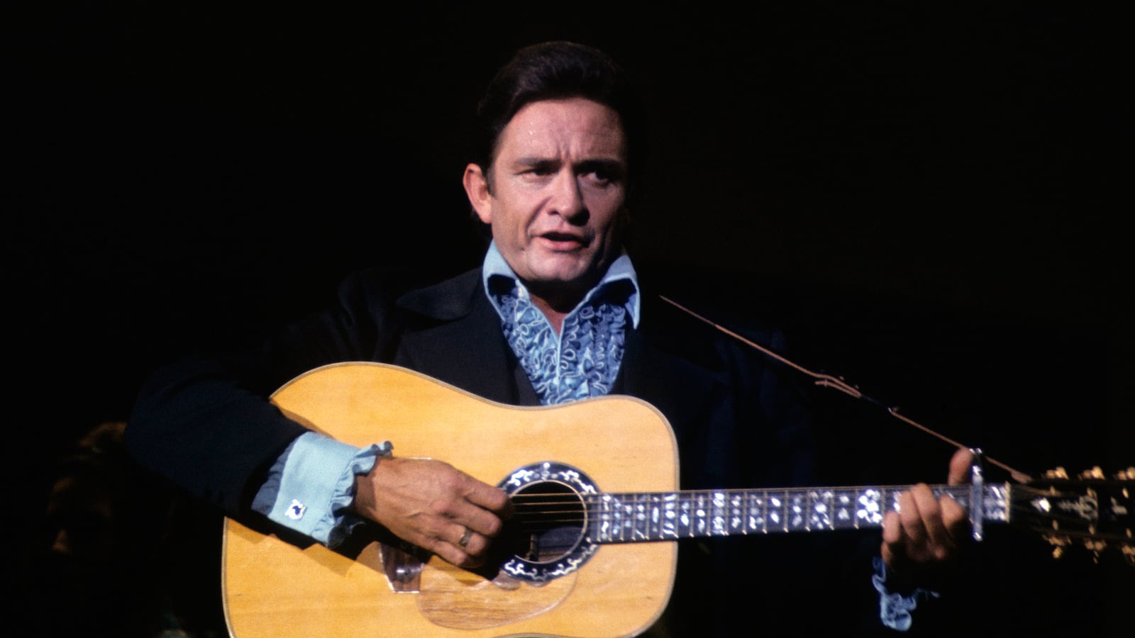 articles/2013/09/12/political-lessons-for-america-from-the-man-in-black/130911-foley-cash-tease_r1bnkk