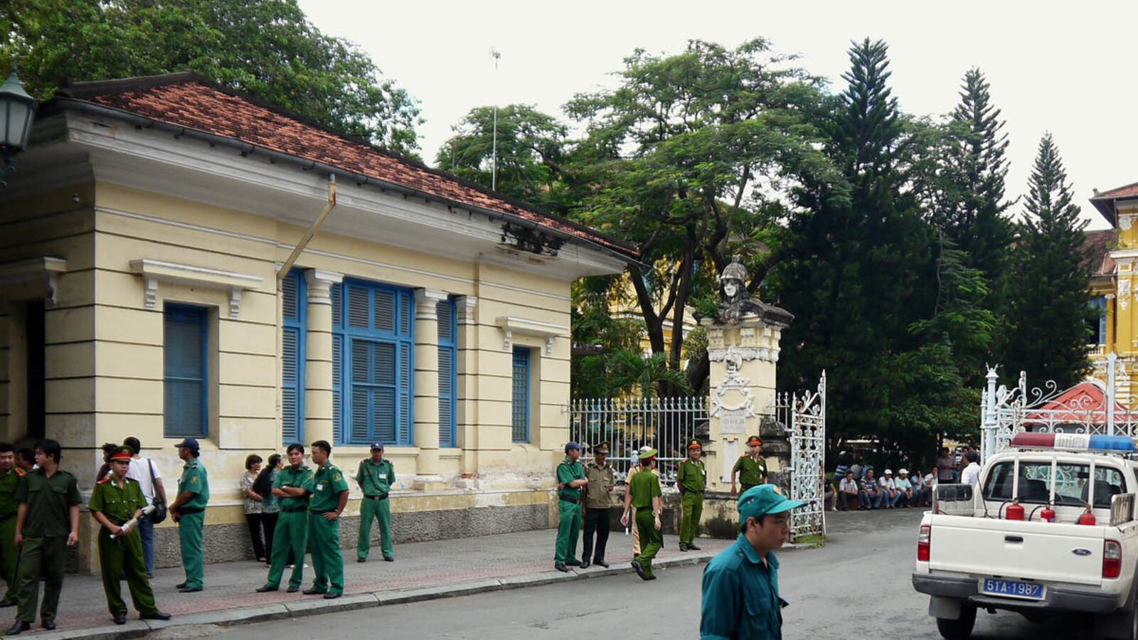 cheats/2012/09/24/vietnam-jails-anti-govt-bloggers/vietnam-bloggers-jail-cheat_zo0nzs