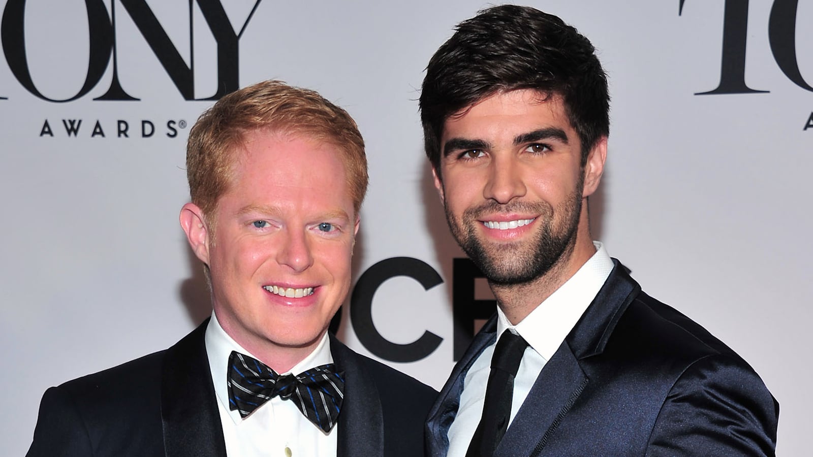 cheats/2013/07/22/modern-family-s-ferguson-gets-married/130722-jesse-tyler-ferguson-cheat_b8gjeh