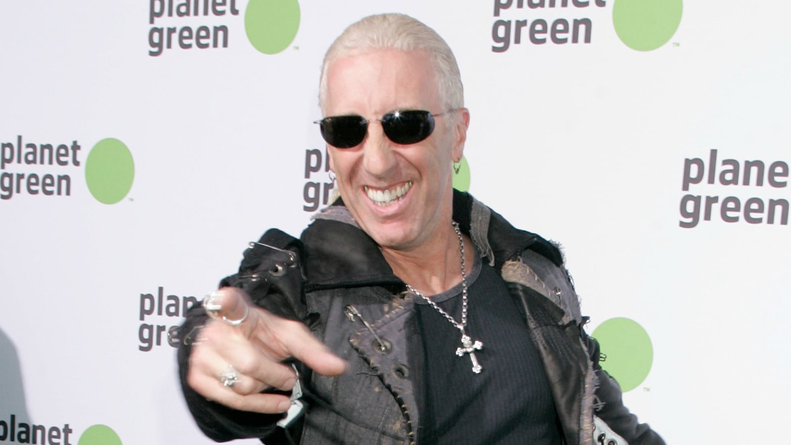 cheats/2015/12/10/dee-snider-might-renege-trump-support/151210-dee-snider-cheat_jcsbtc