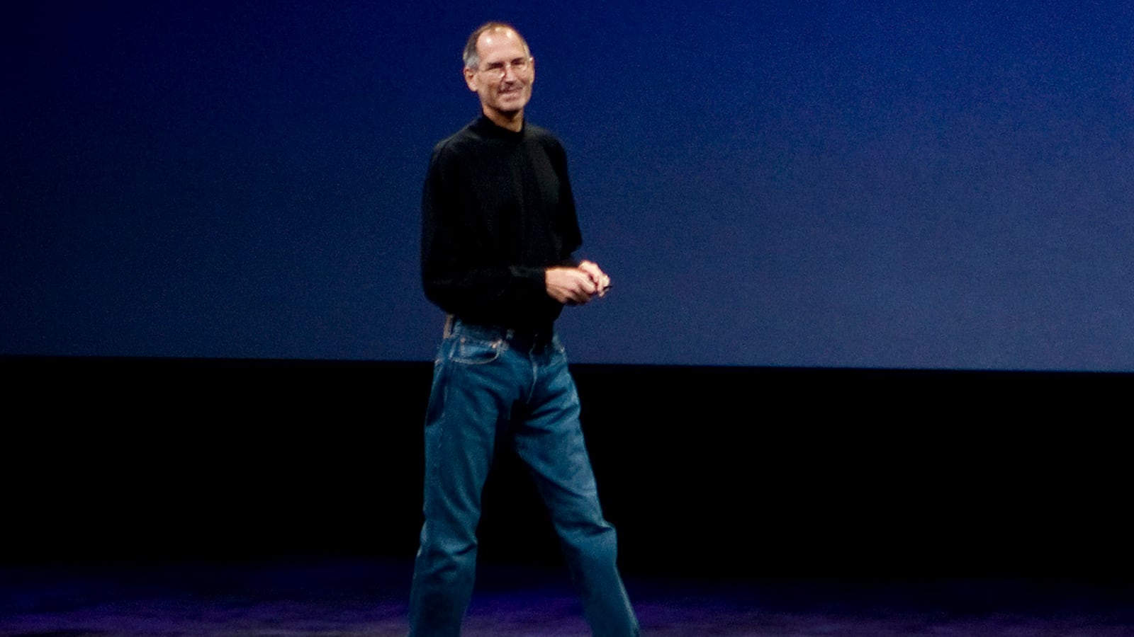 articles/2011/10/06/steve-jobs-timeless-geek-chic-faded-jeans-and-a-mock-turtleneck/steve-jobs-fashion-givhan_roq5d4