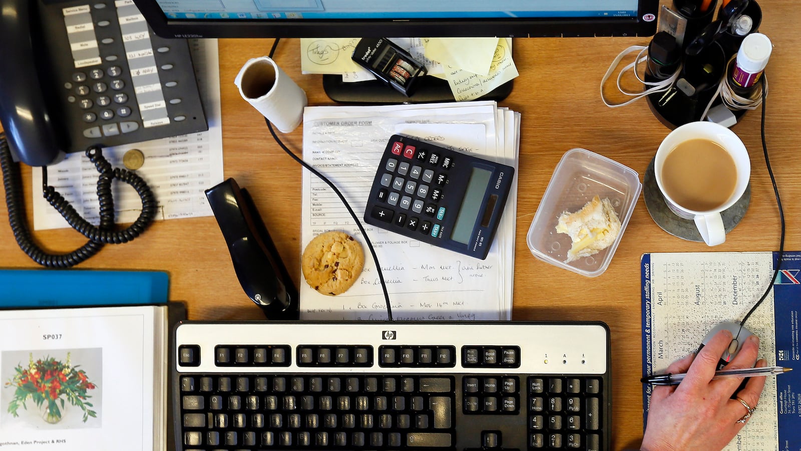 cheats/2015/08/20/long-hours-increase-stroke-risk/150820-overwork-stroke-cheat_jtlsuz