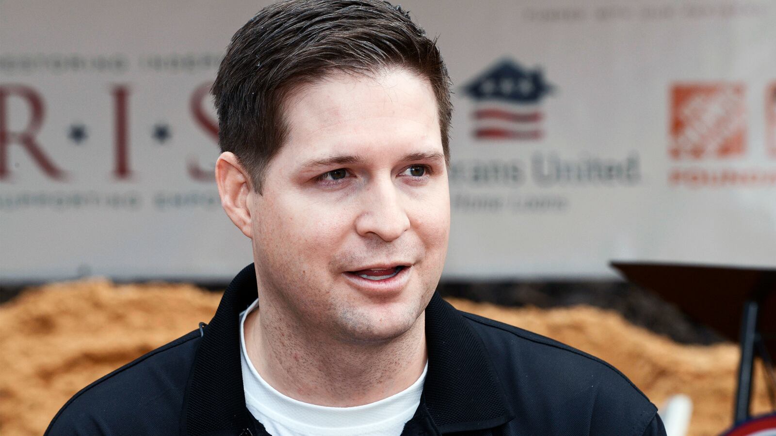 190215-sommer-wall-kolfage-tease_zxe3tt